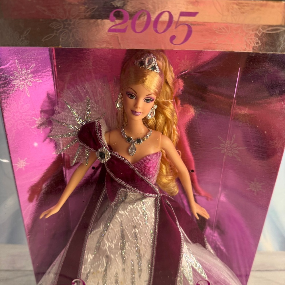 Mattel Holiday Barbie 2005 Bob Mackie Edition Size 11.5 Burgundy Gown Collector - Picture 10 of 10